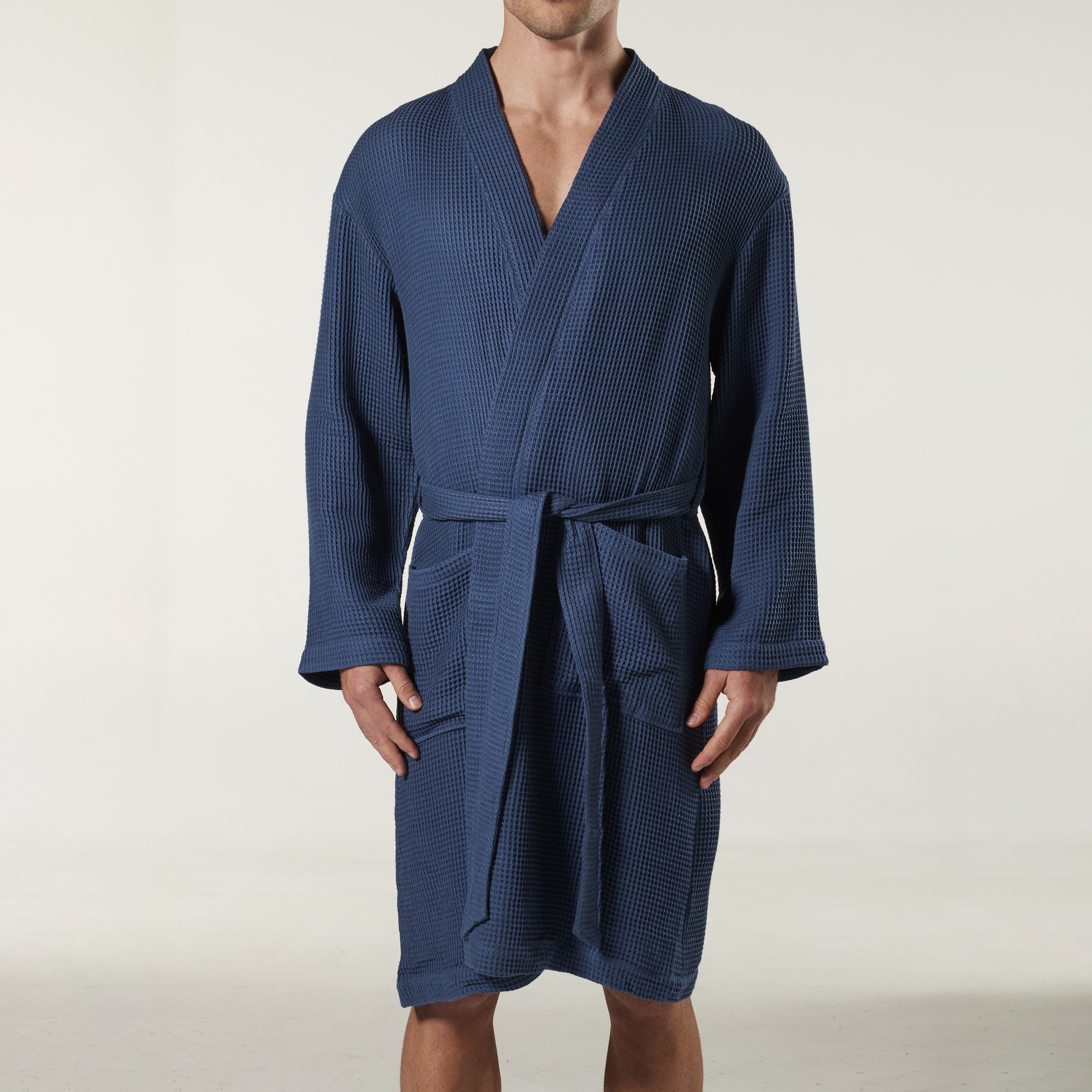 Men's Waffle Texture Bamboo Woven Robe Model Image 1